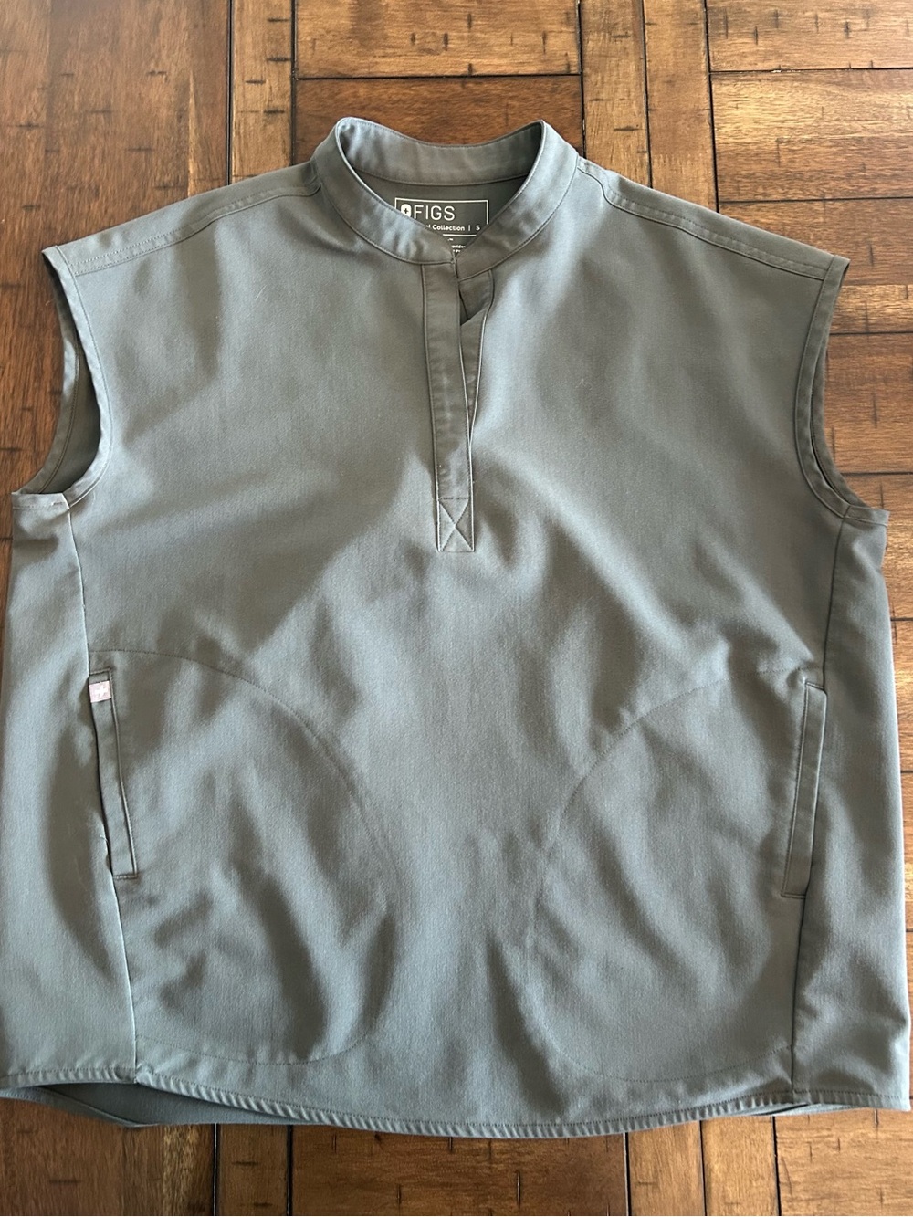 Figs Bonsai Rafaela Oversized Scrub Top